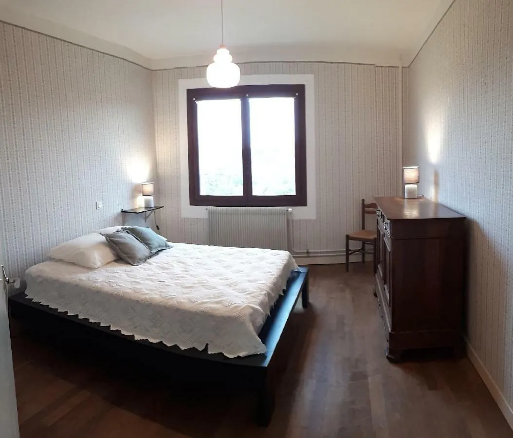 Grand Gite Maison D Alice Auvergne - 15 Personnes Saint-Bonnet-des-Quarts 0*,  France